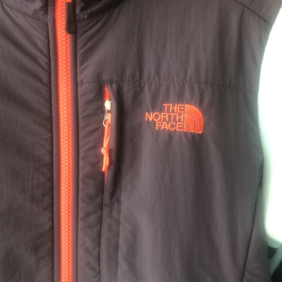 Beautiful North Face Jacket - Picture 3 of 6